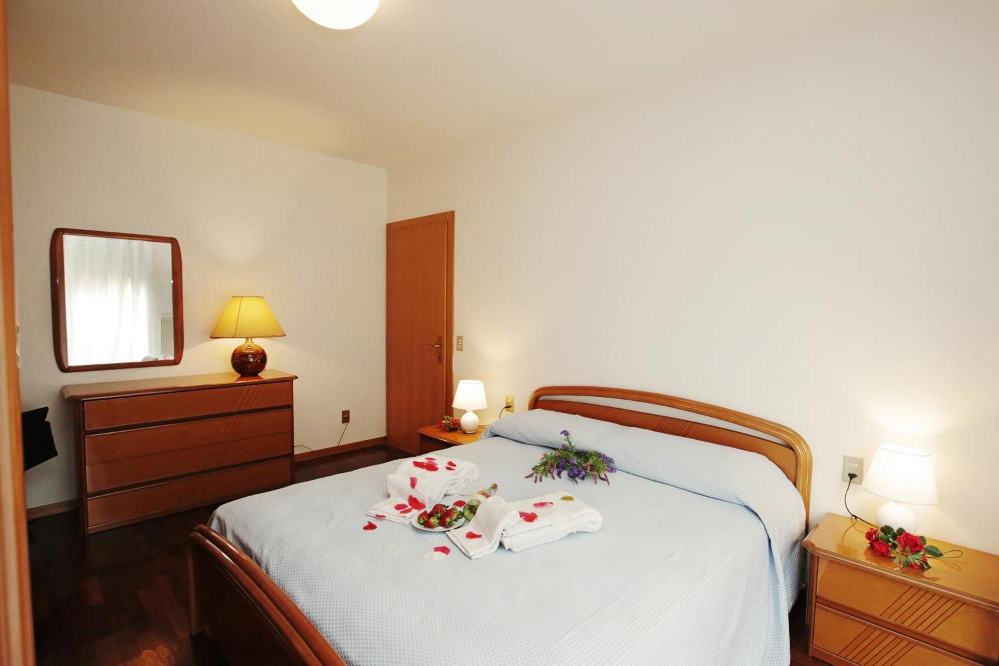 Appartamento Emma - Happy Rentals ริวาเดลการ์ดา ภายนอก รูปภาพ