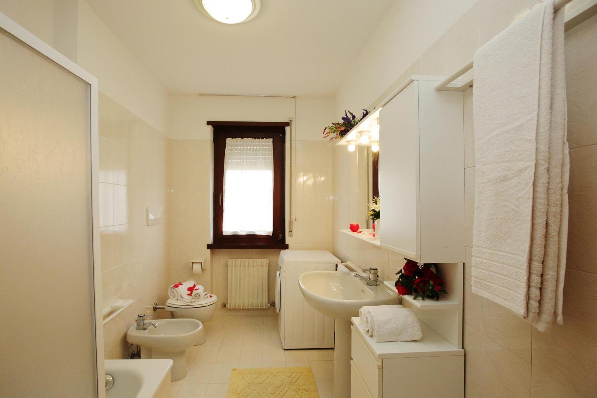 Appartamento Emma - Happy Rentals ริวาเดลการ์ดา ภายนอก รูปภาพ